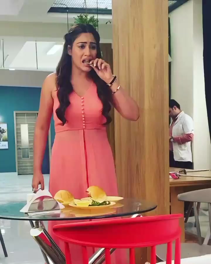 @🍂Surbhi Chandna🍂