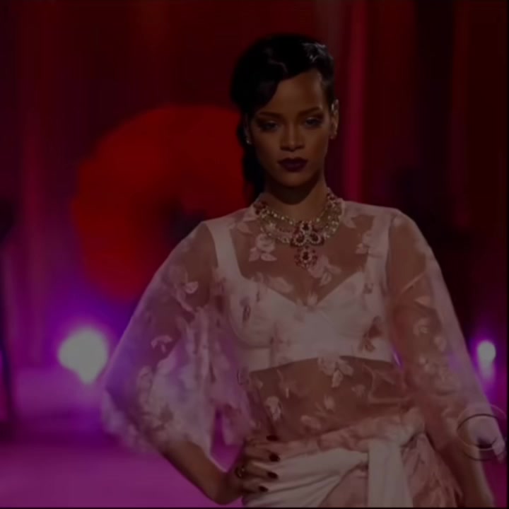 @Badgalriri 👑music and edit🎶