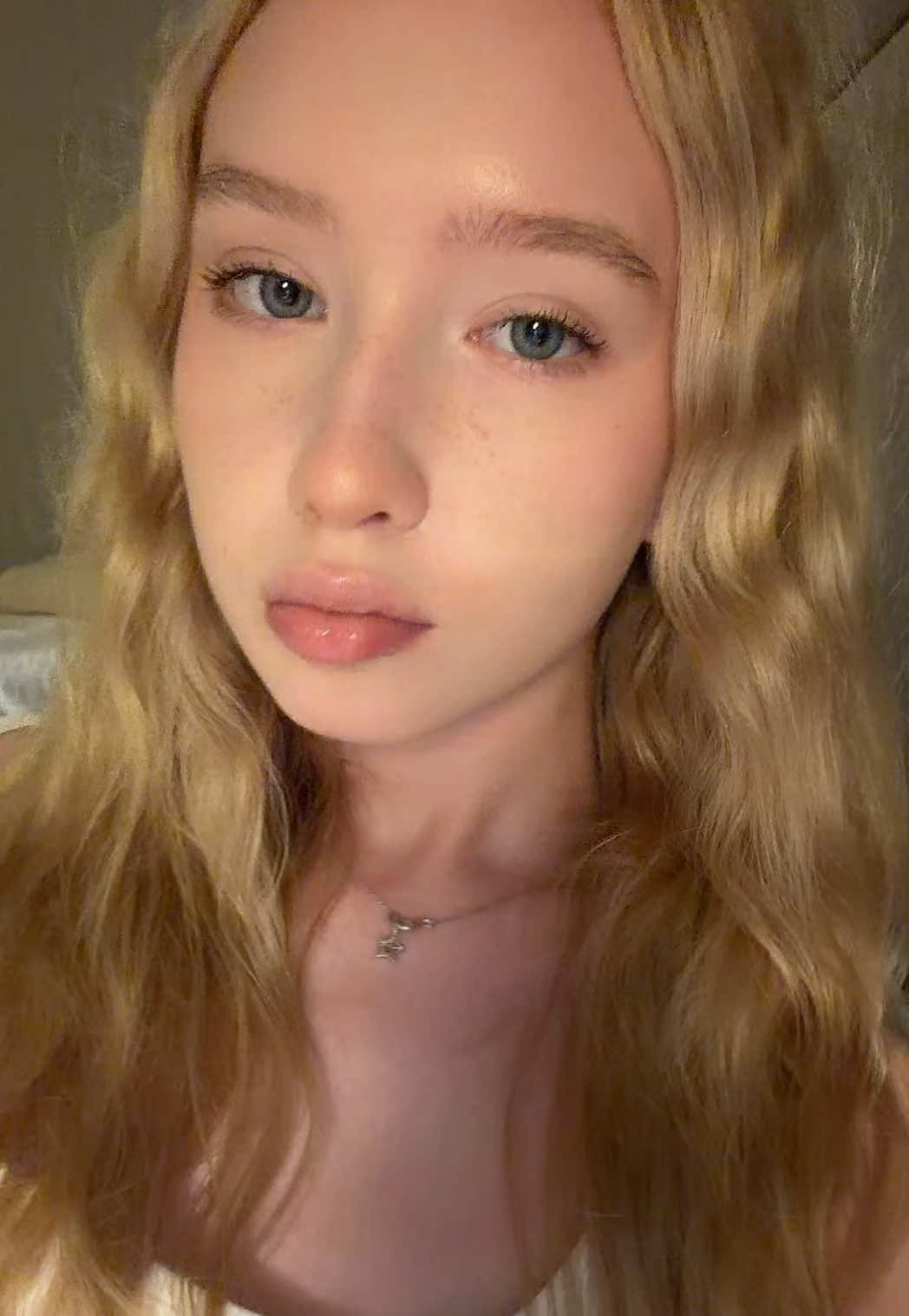 @😸