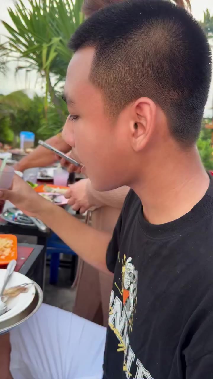 @น้องฝน ชอบกินนม