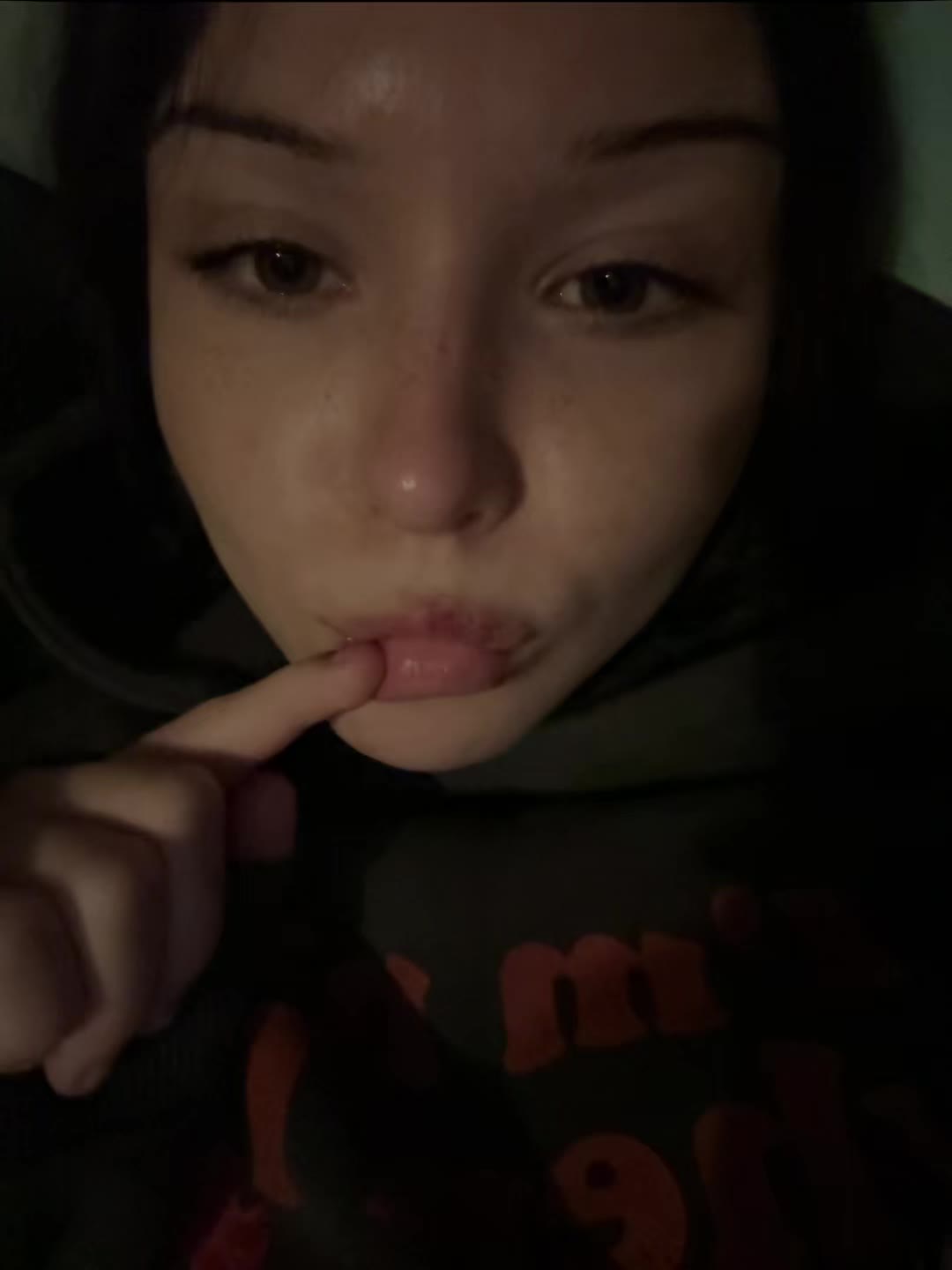 @👅