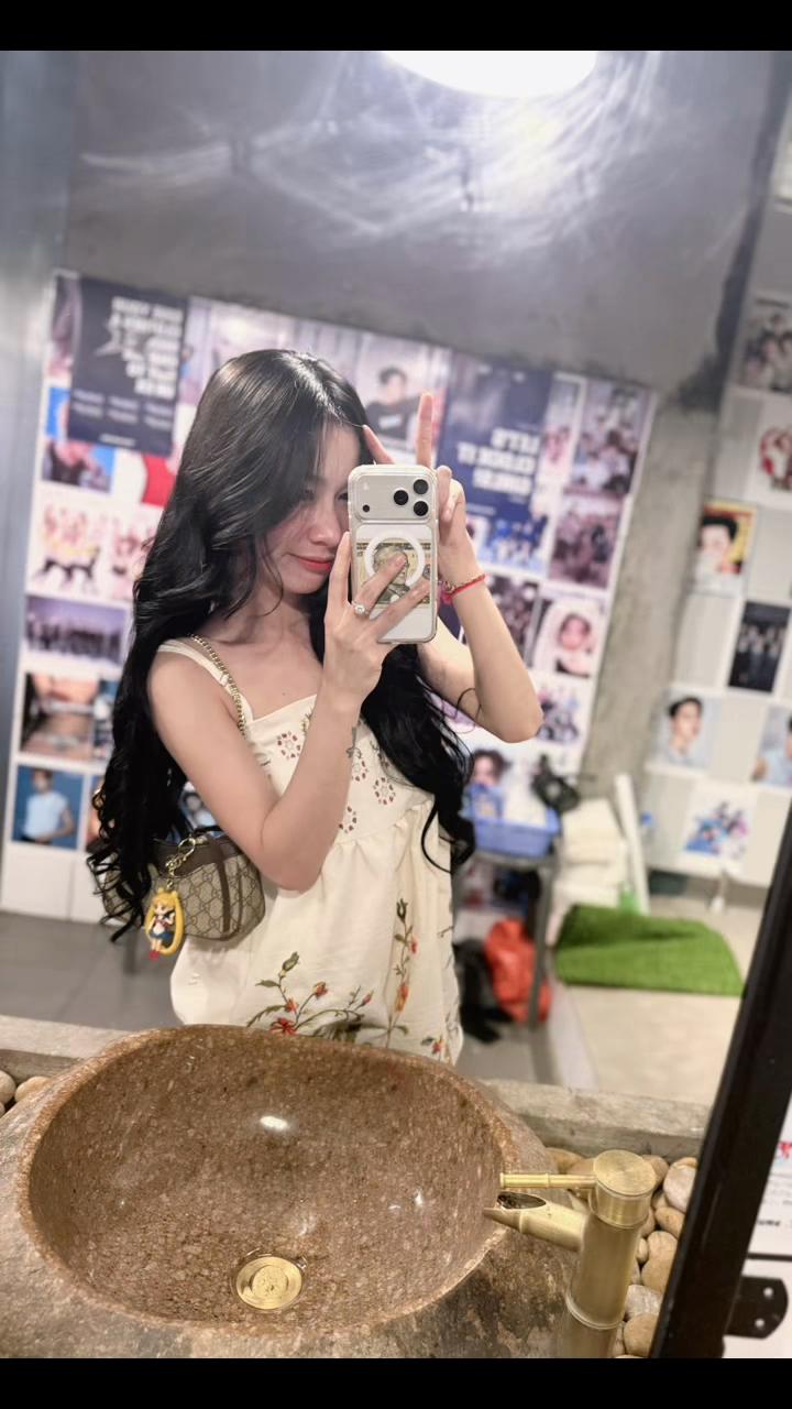 @Oun Toch ๐งธ๐ฉท