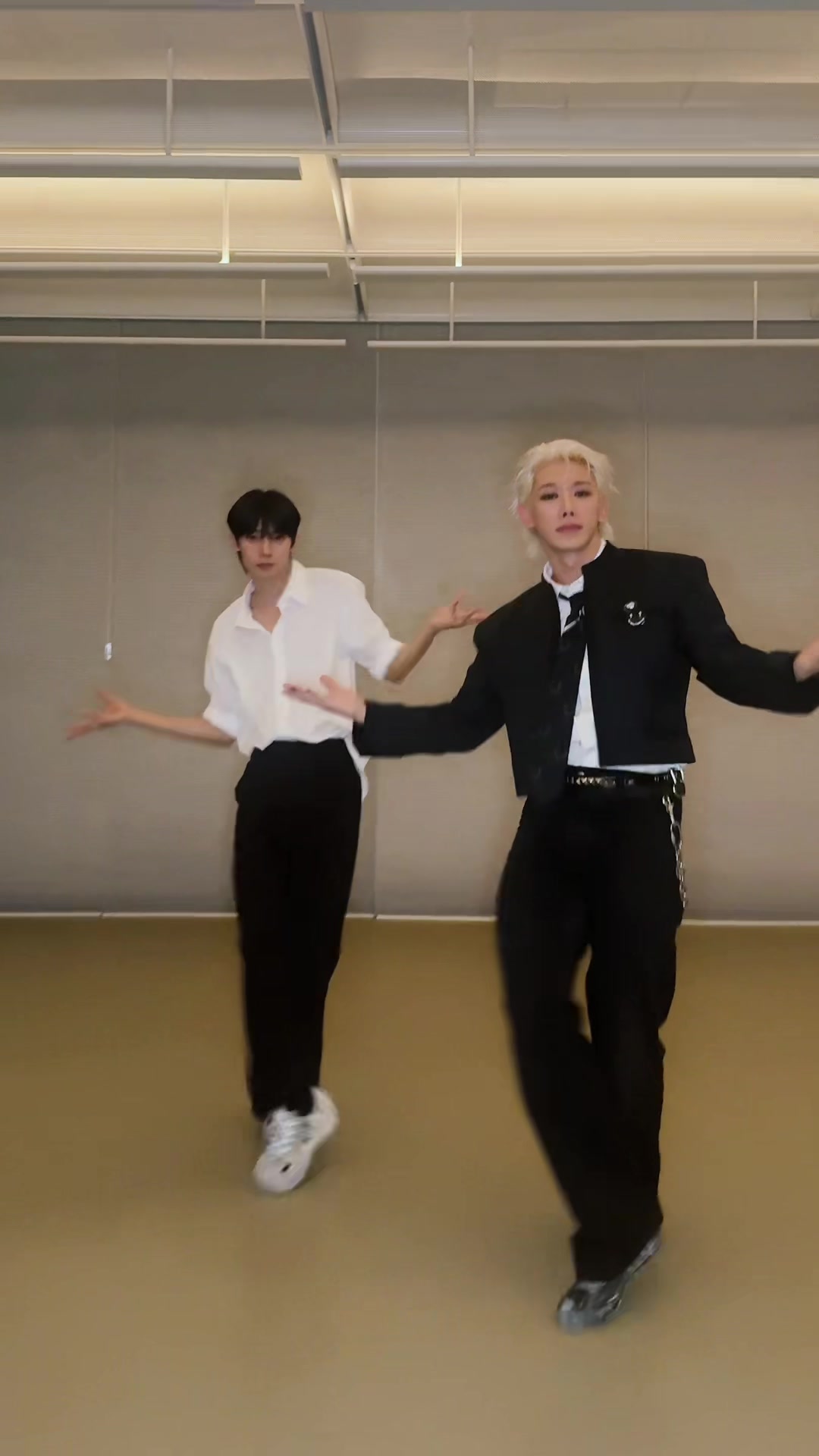 @WONHO Official