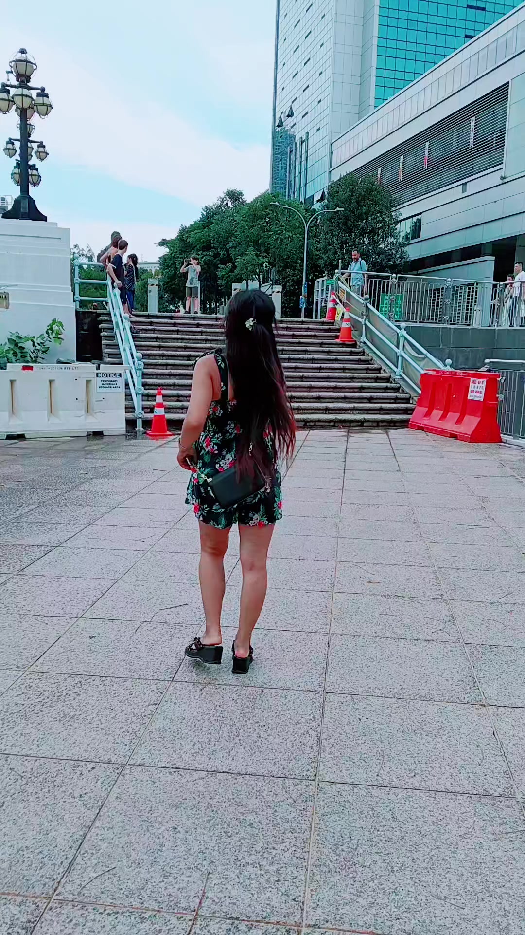 @မခင်နှင်းဆီ