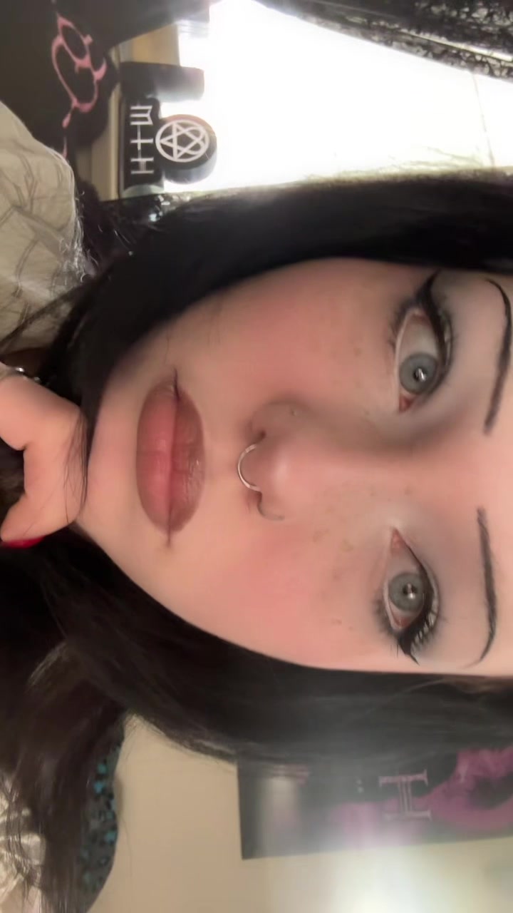 @Emily🦇🖤