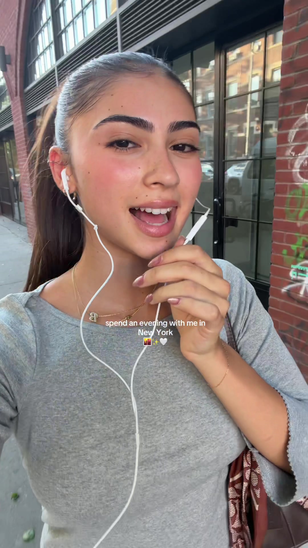 @Bella