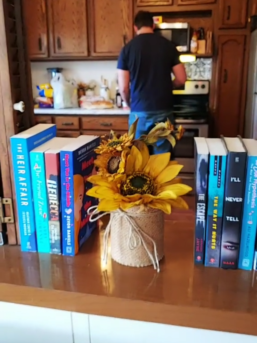 @SecullaBooktok