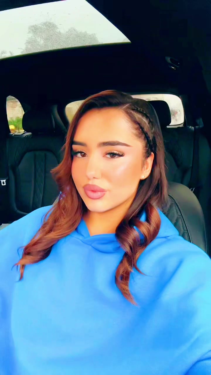 @𝐚𝐧𝐭𝐨𝐧𝐢𝐧𝐚