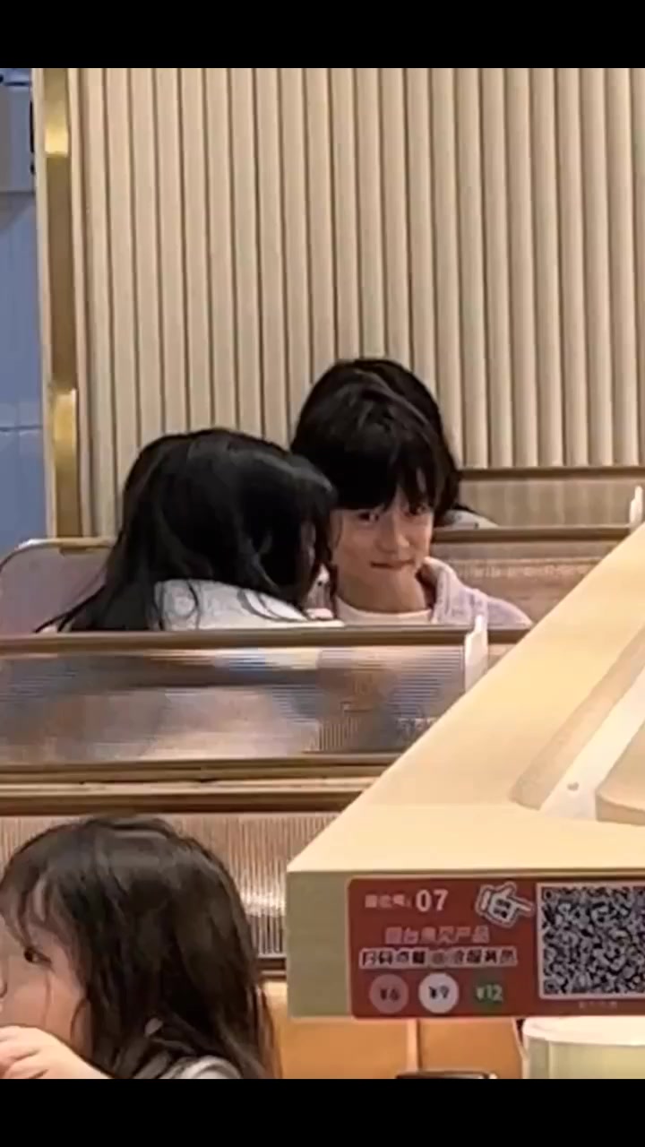 @Zhienhan