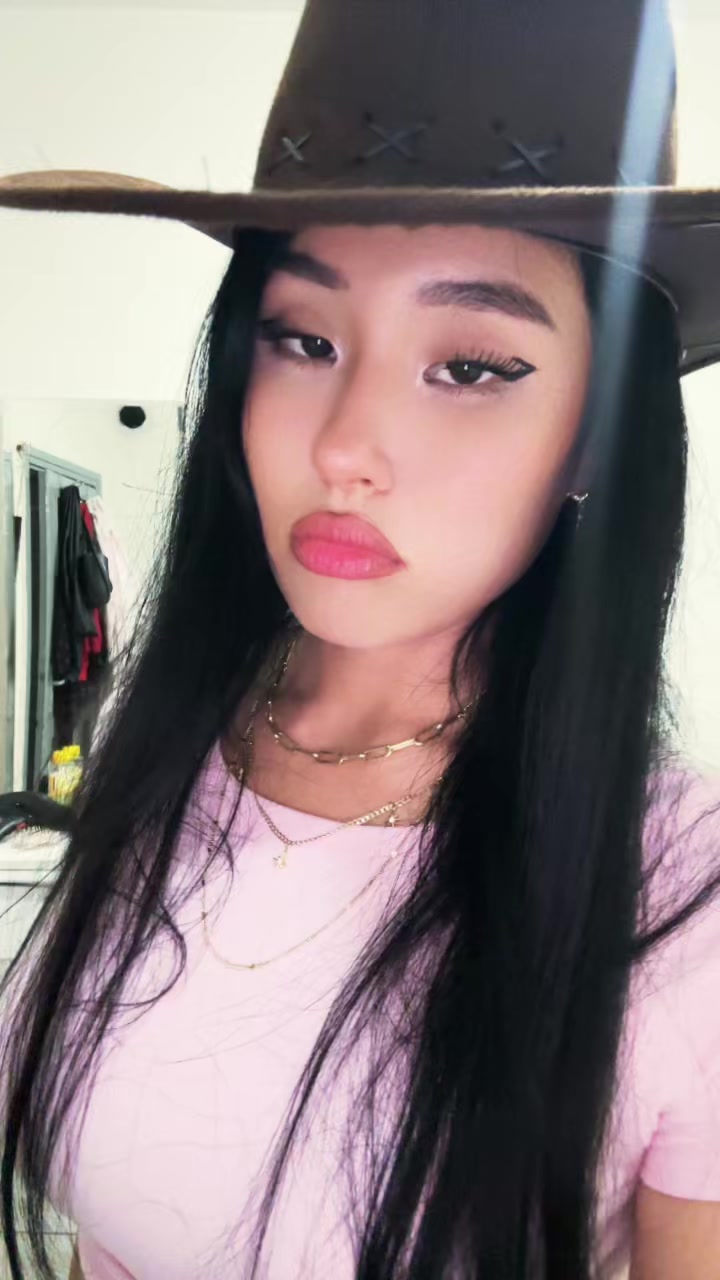 @𝐀𝐲𝐥𝐚🐈&zwj;⬛