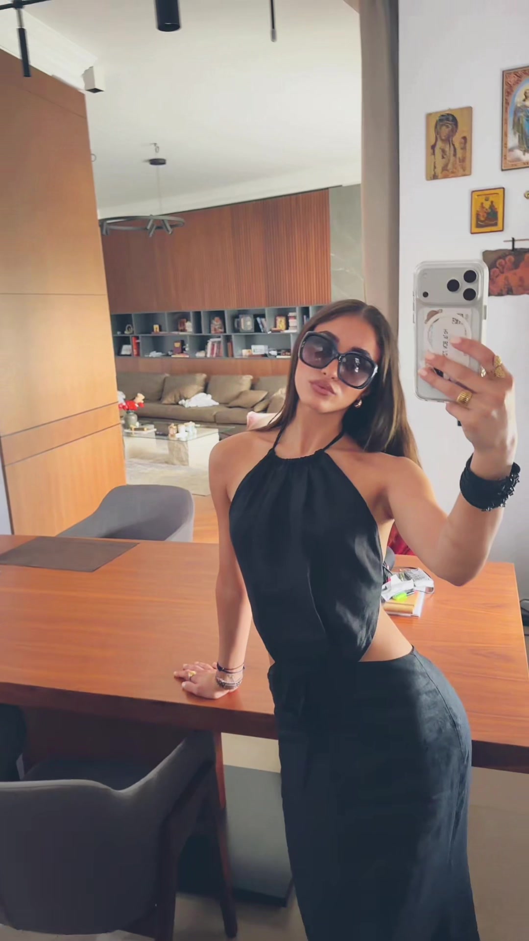 @larisa