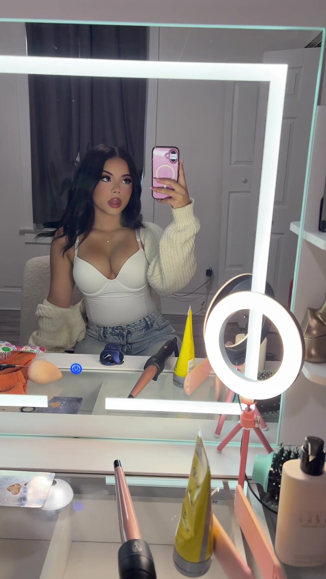 @isabella