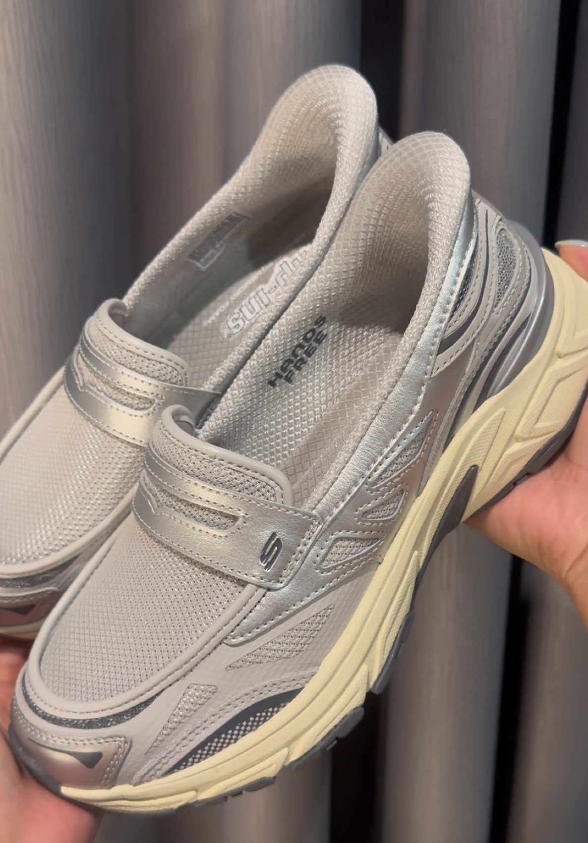 @K.S6titchSkechers