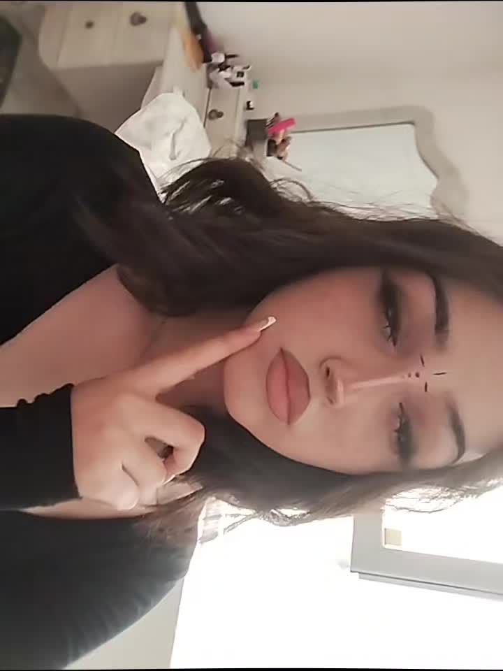 @👾