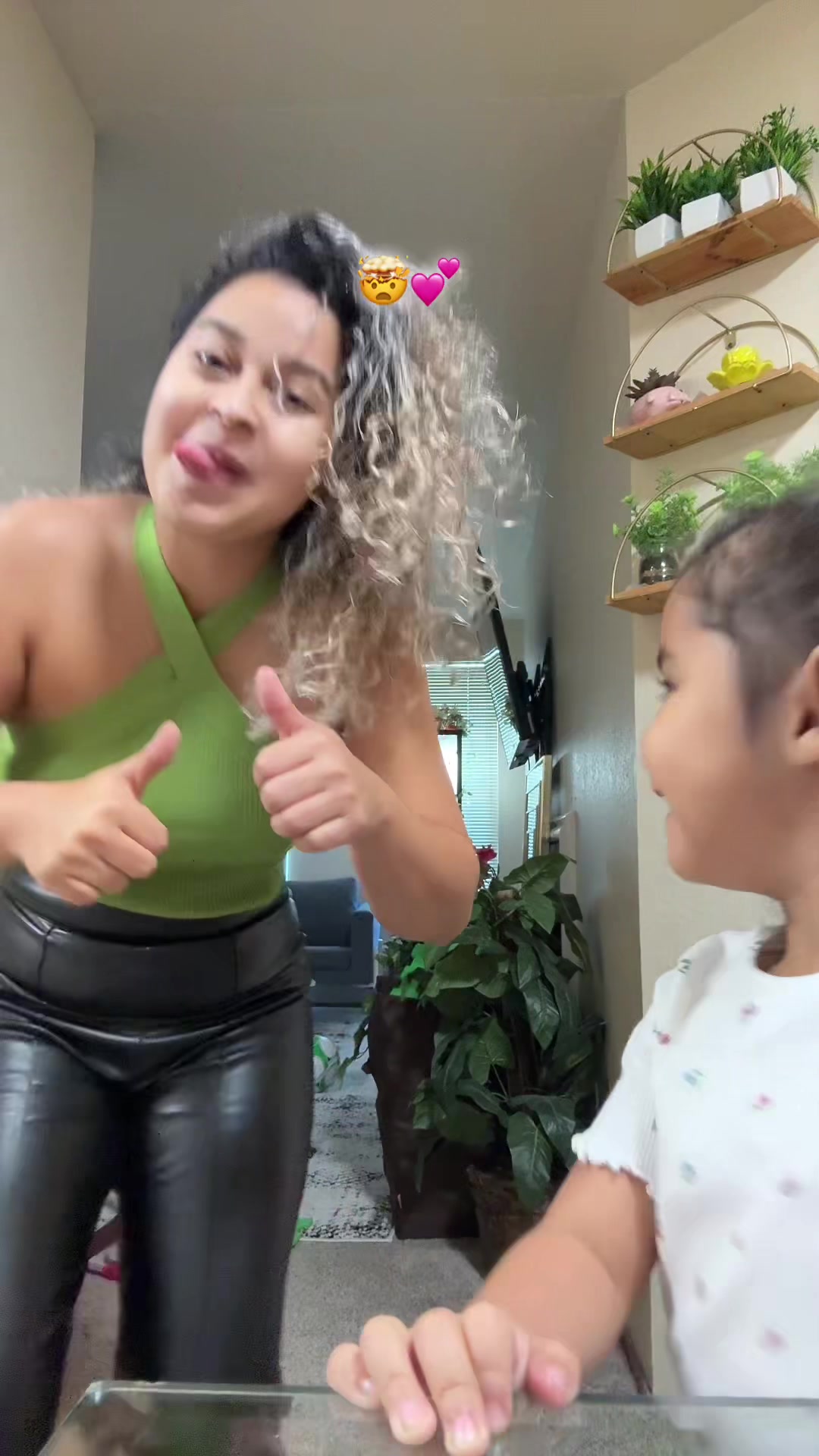 @Melody Bola&ntilde;os