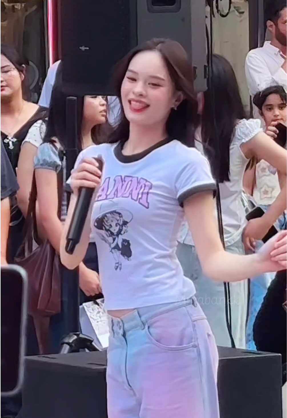 @มาแบงค์ชอบทุกอย่างยกเว้นเมิง😝