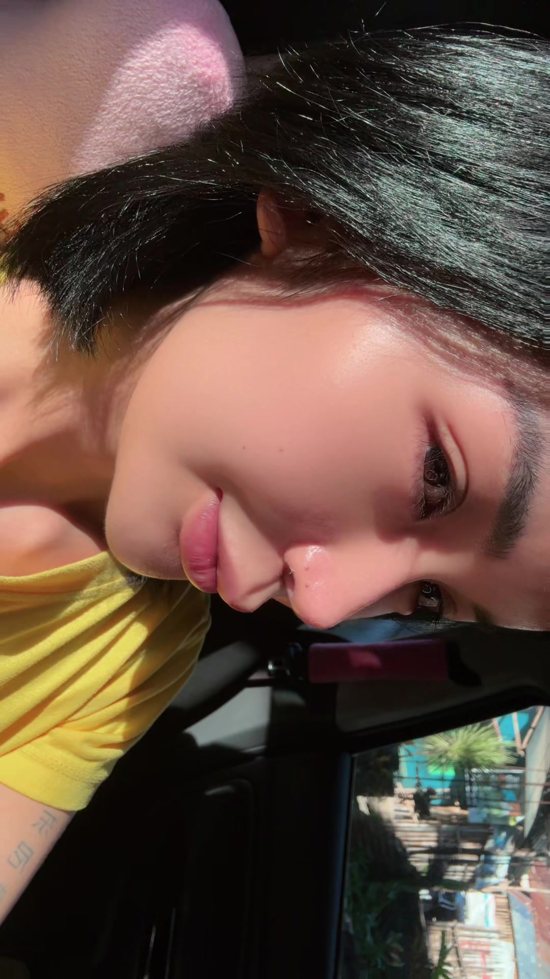 @holly.mo11y