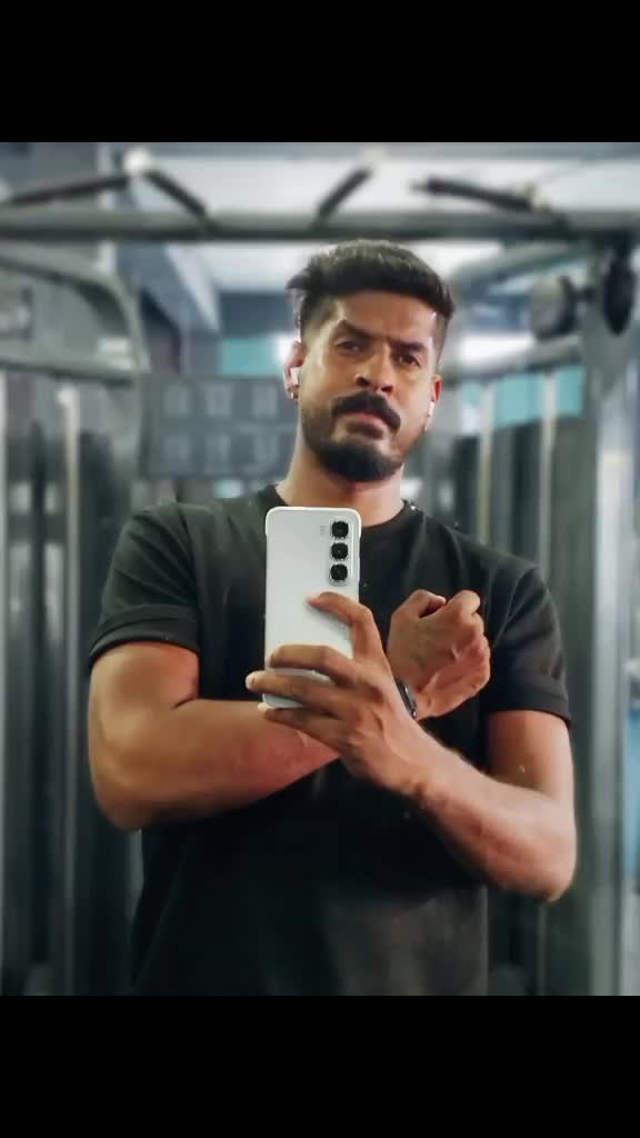 @s.karan🖤