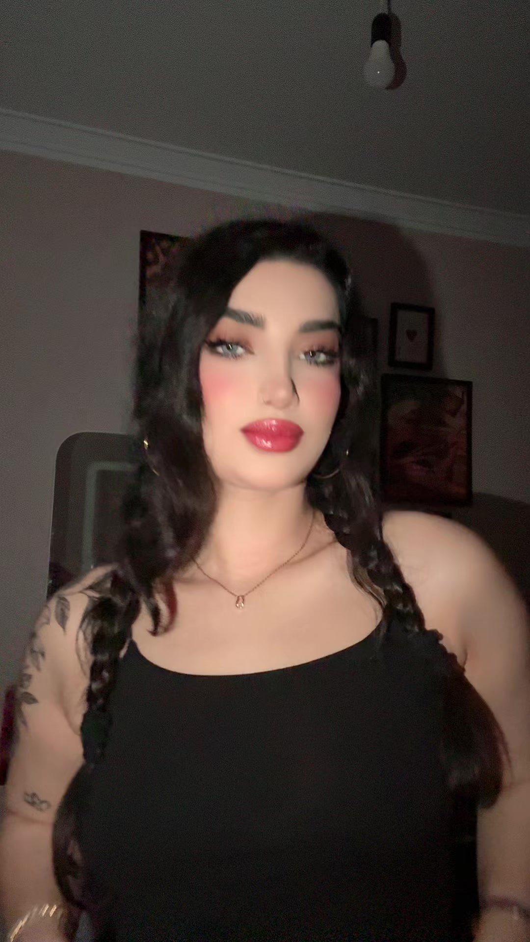 @Melika Nazari310