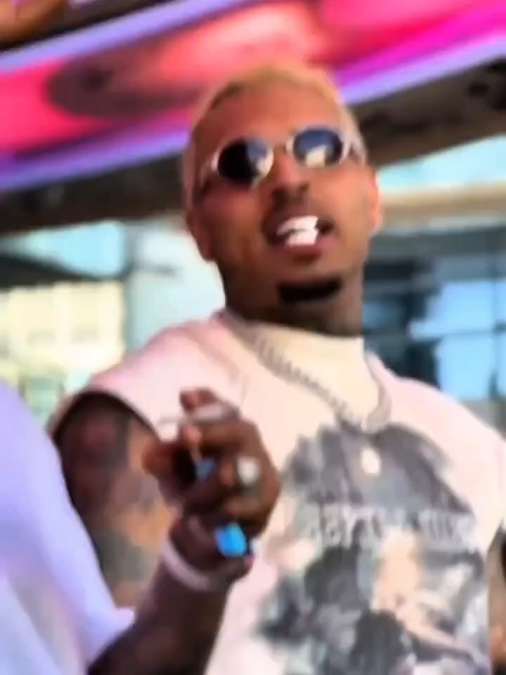 @chrisbreezybrown