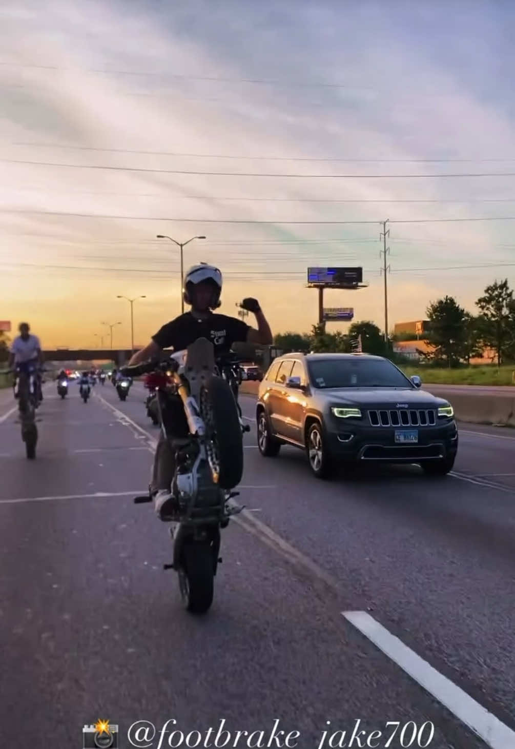 @adams_stunt_250