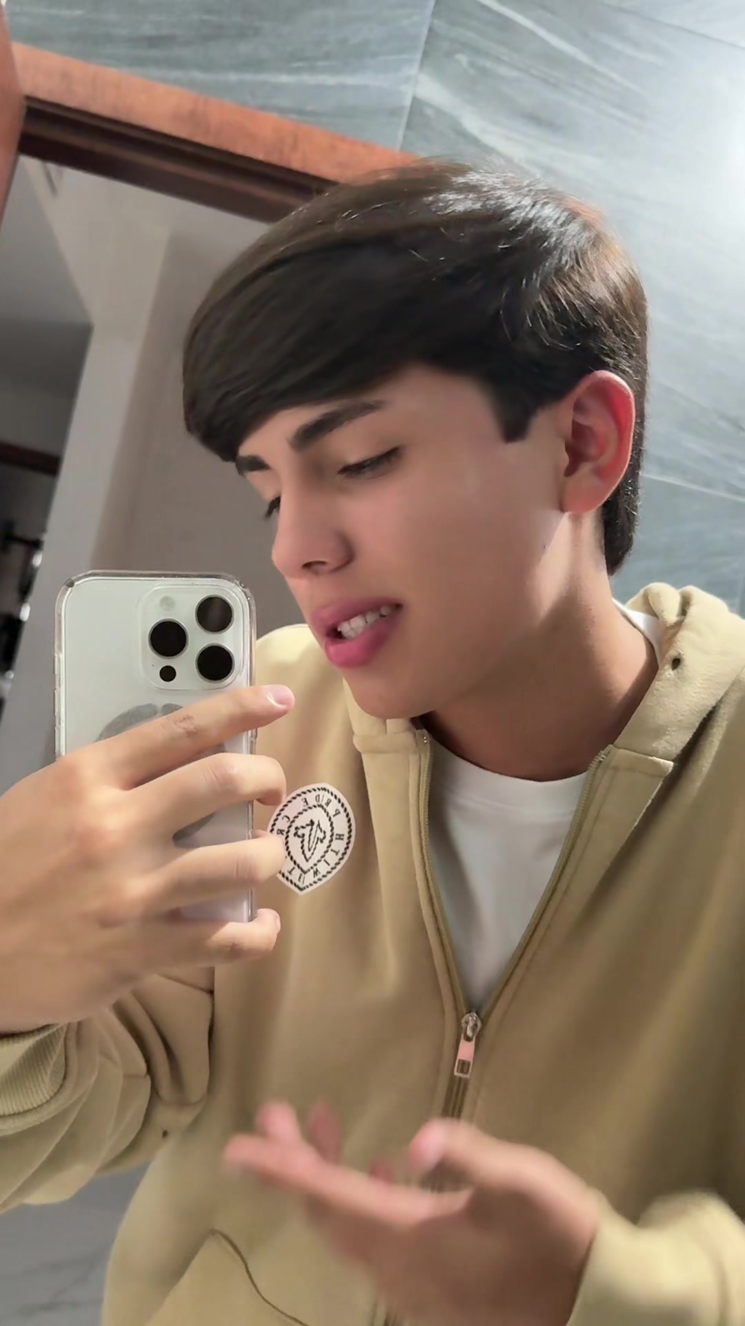 @márquez