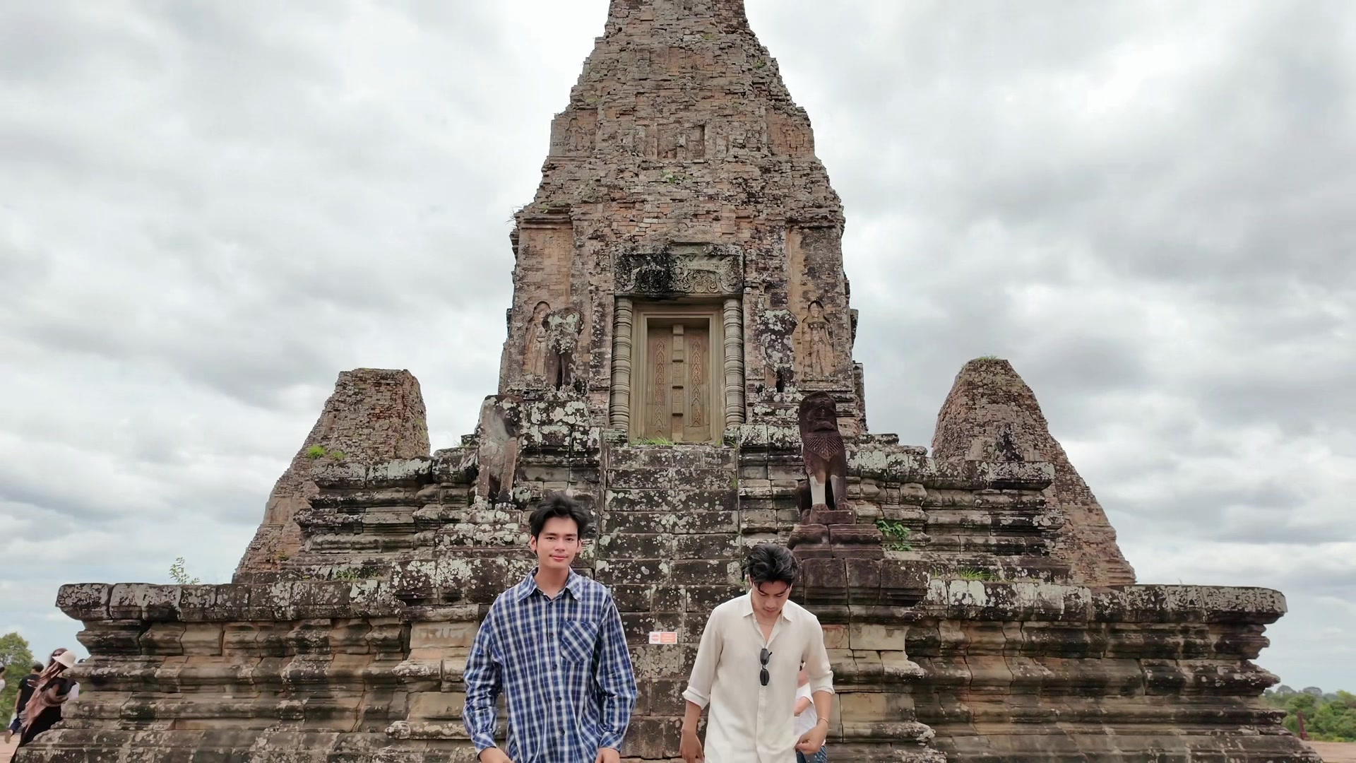 @Pov Sivfong