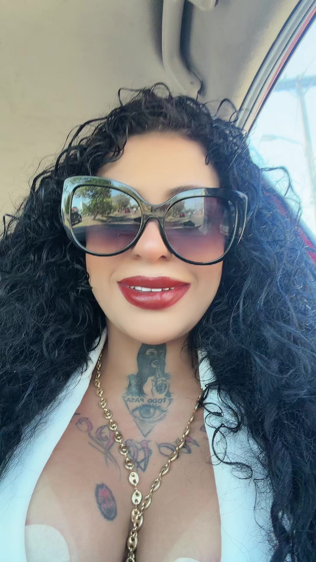 @triniLabombaLatina
