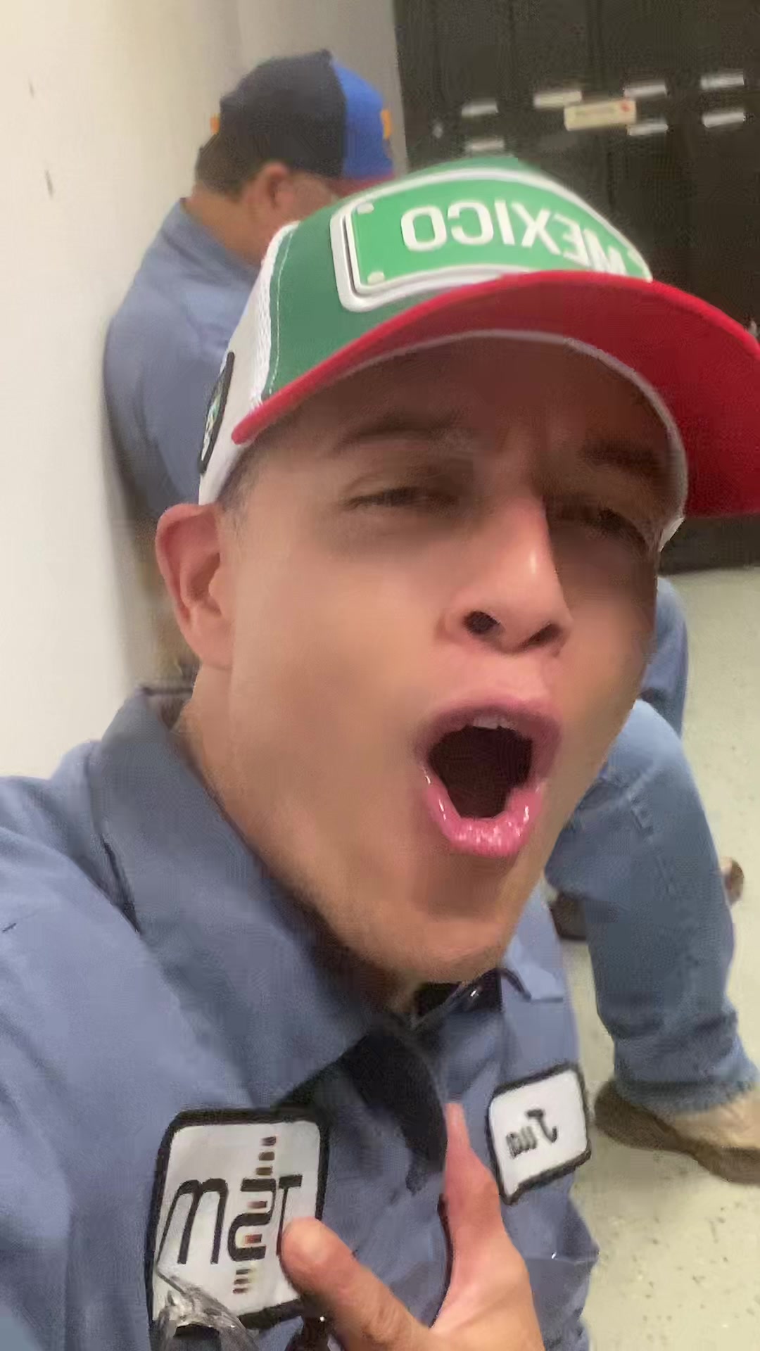@JohnnymAb