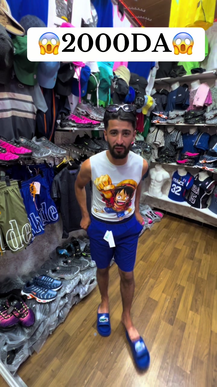 @Parisien💙❤️👕👖👟🕶👔🧢
