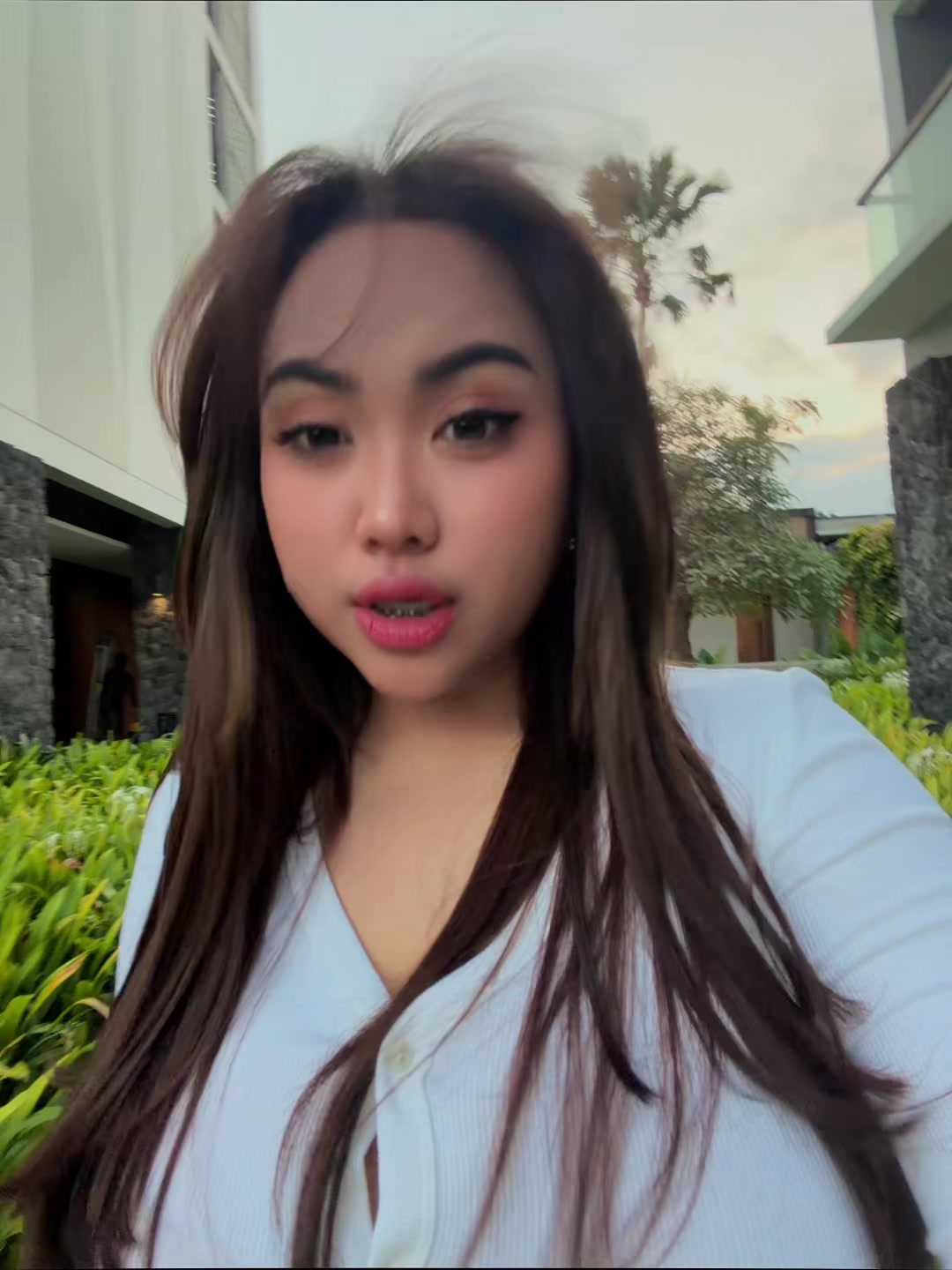 @woshella