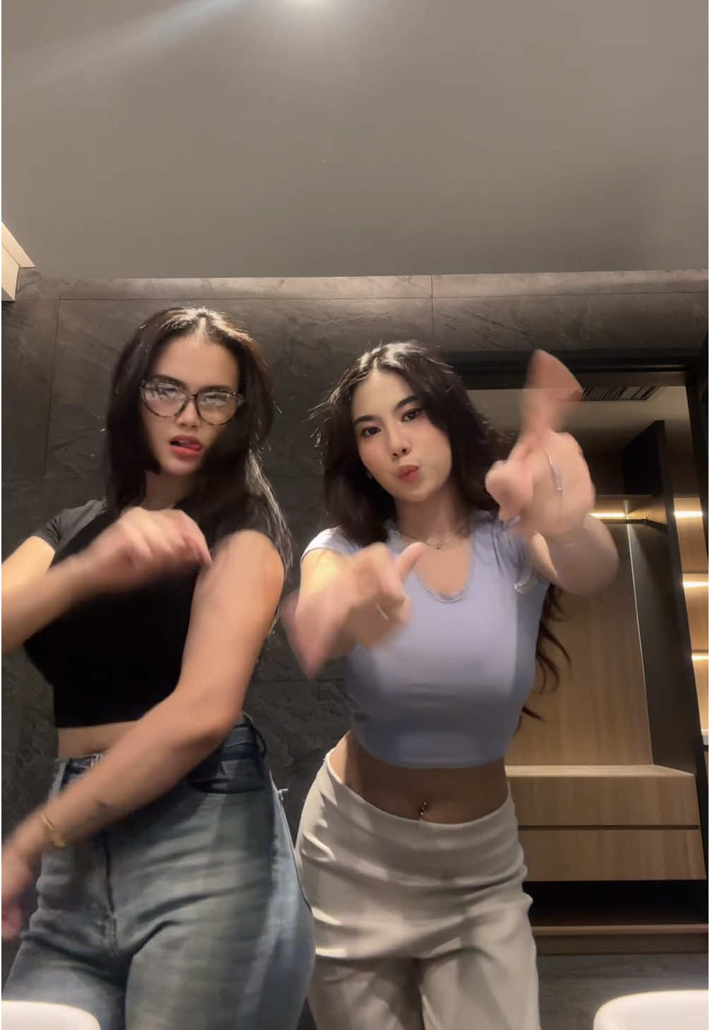 @adhia