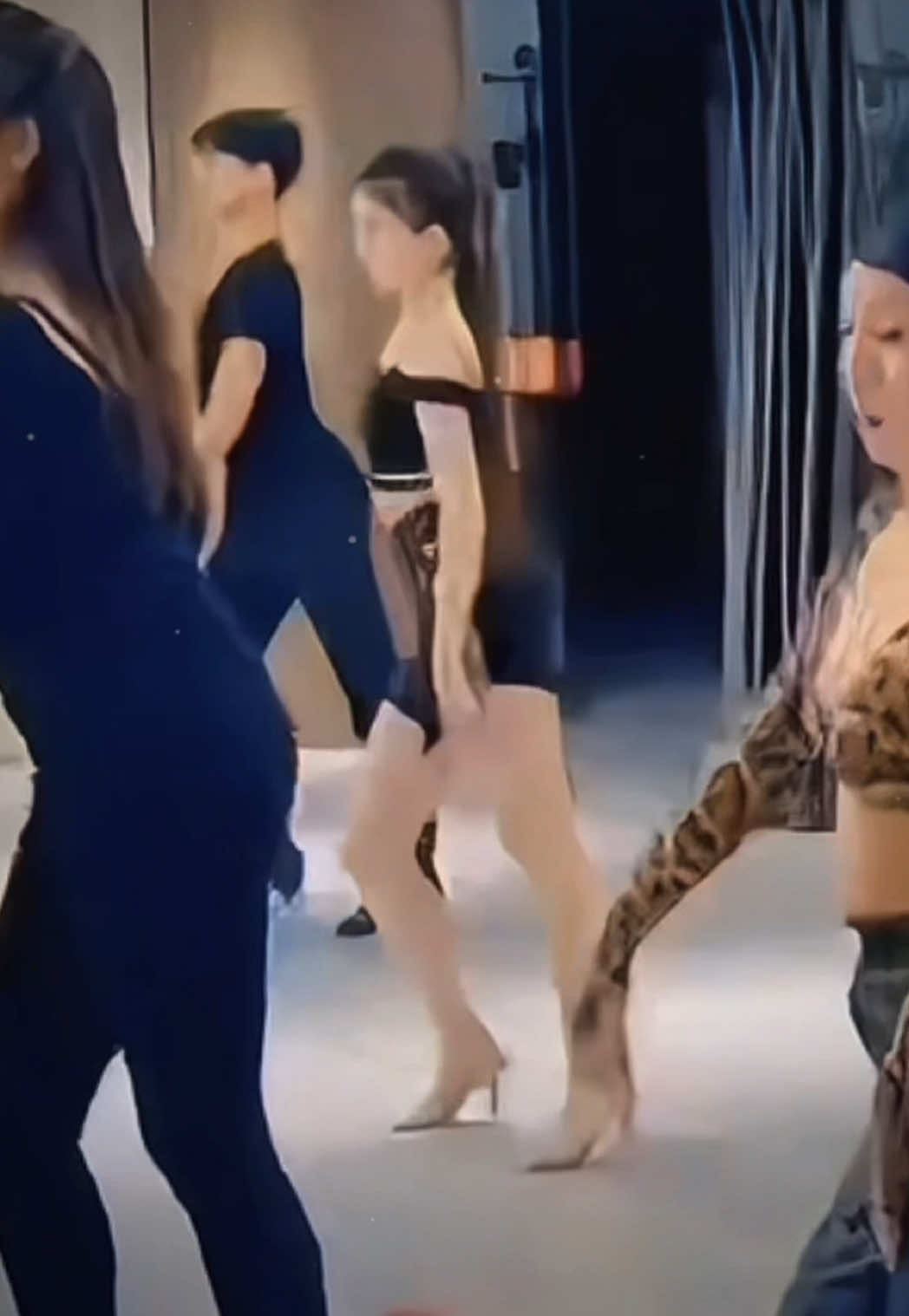 @𝒂𝒊𝒏𝒊𝒎𝒐𝒉𝒂𝒏