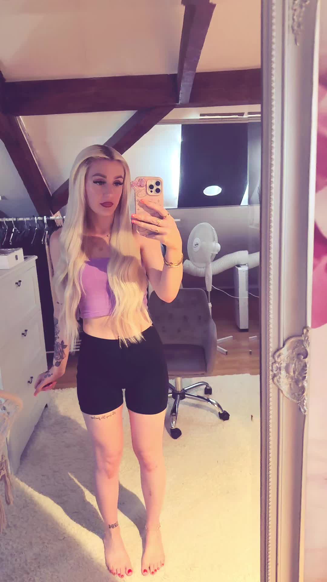 @J1na_J1na_Official_