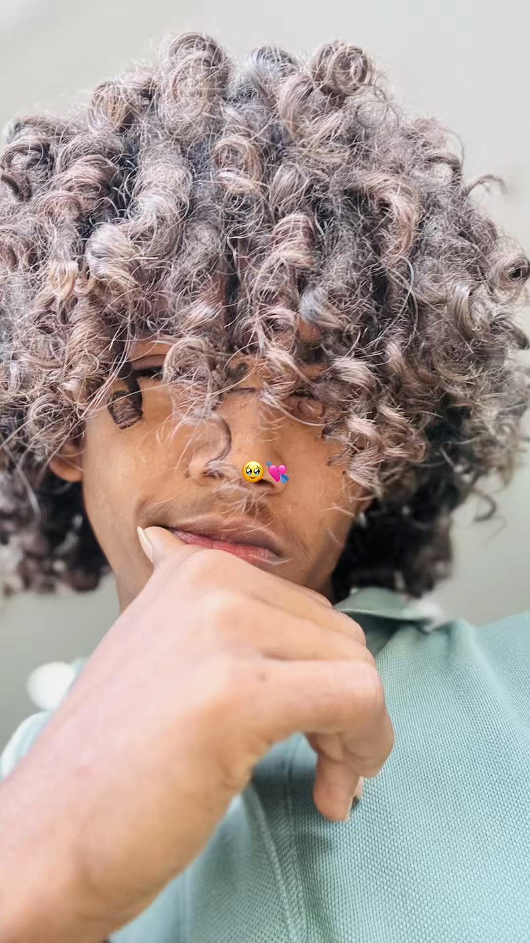 @𝑫𝒊𝑵𝒆𝒆 💋
