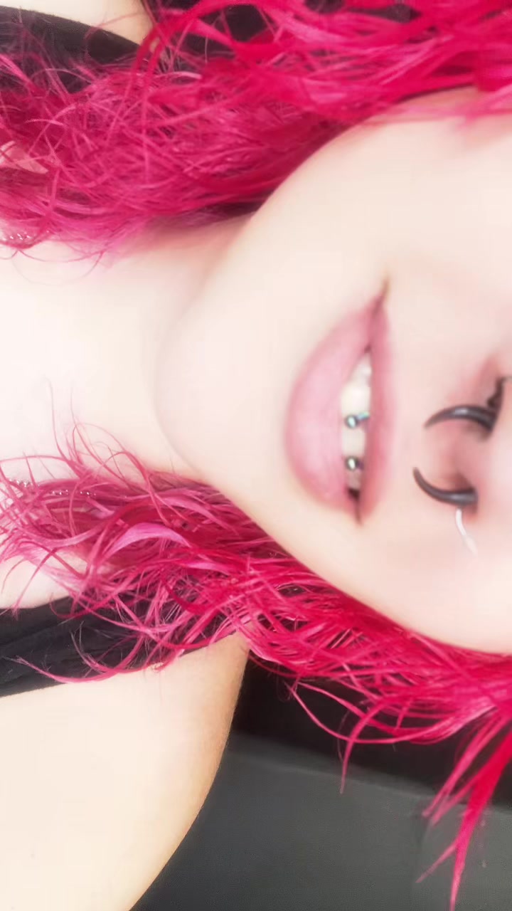 @Jem_b1tch