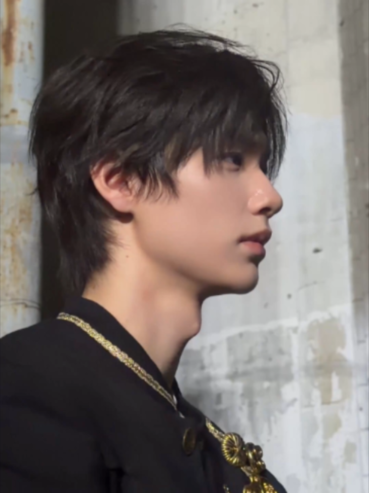 @CLOSE YOUR EYES