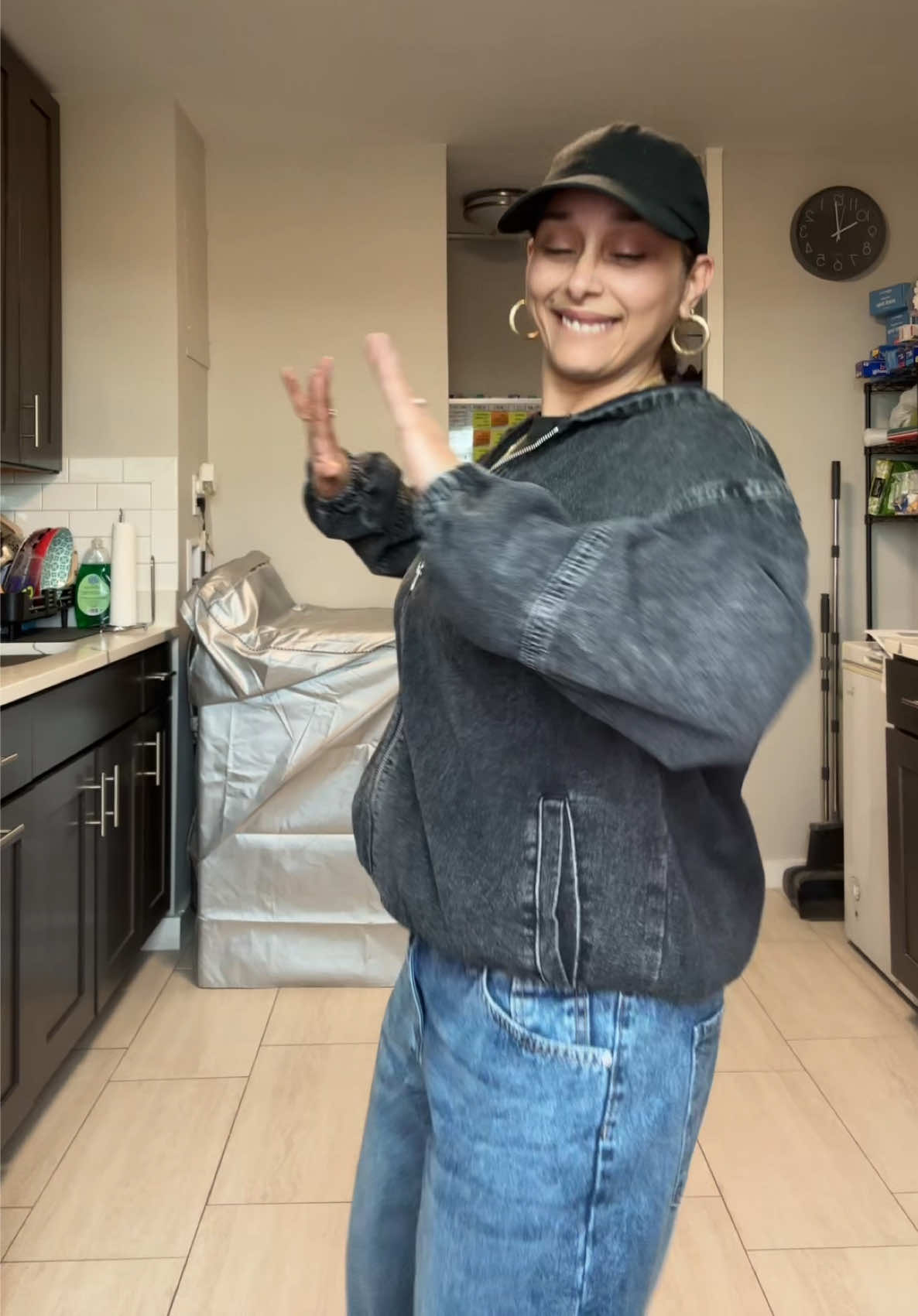@momof4