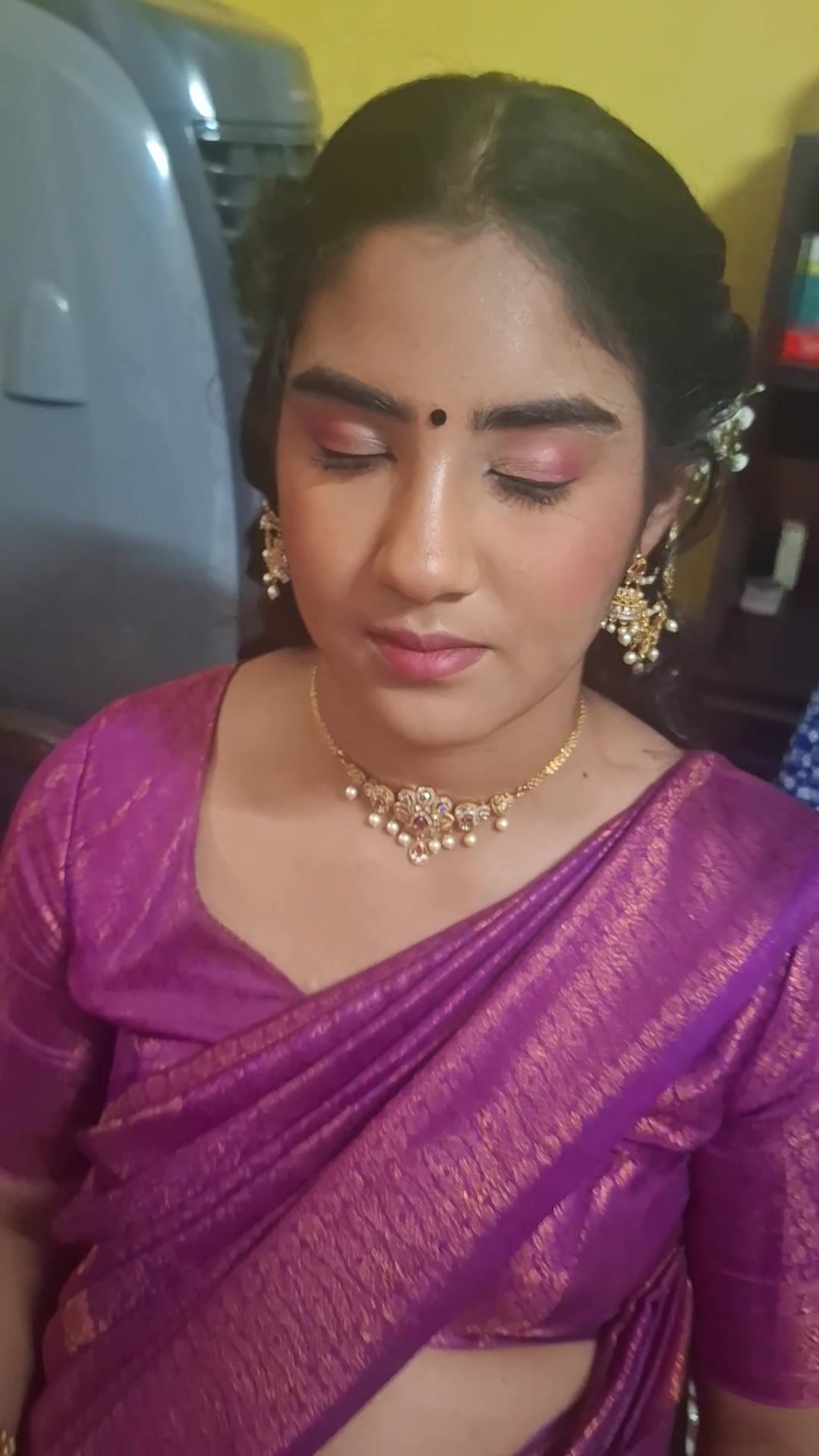 @Ashna_MUA🦋