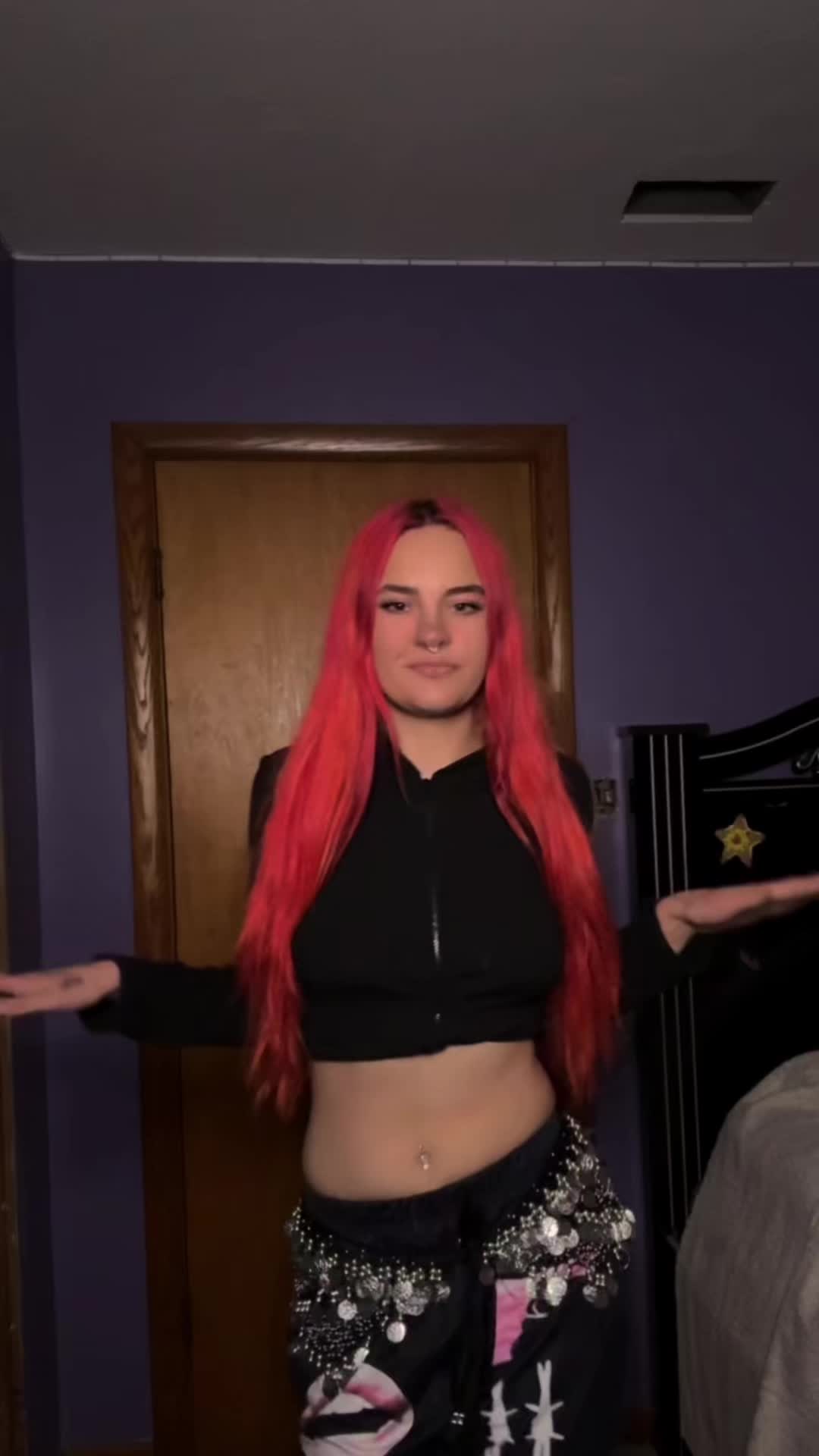 @𝕮𝖆𝖗𝖑𝖊𝖞 𝕭𝖚𝖑𝖑𝖔𝖈𝖐🧿