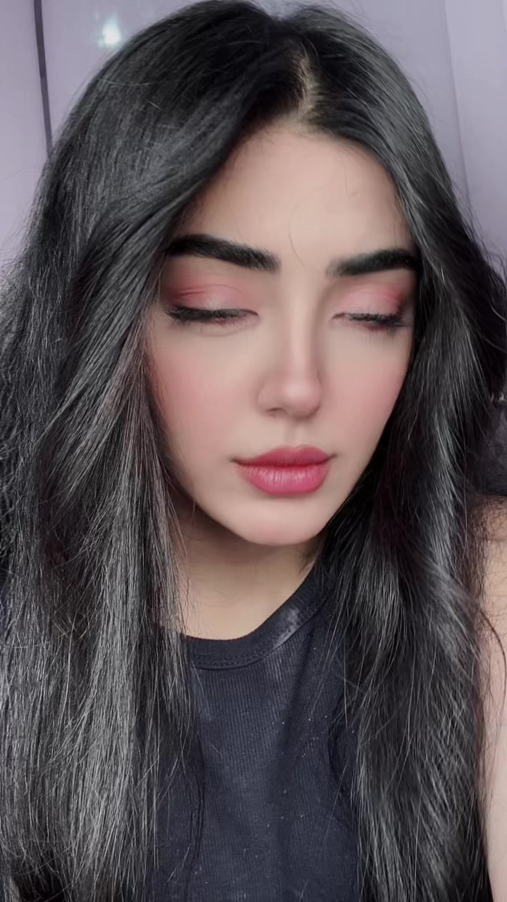 @👻