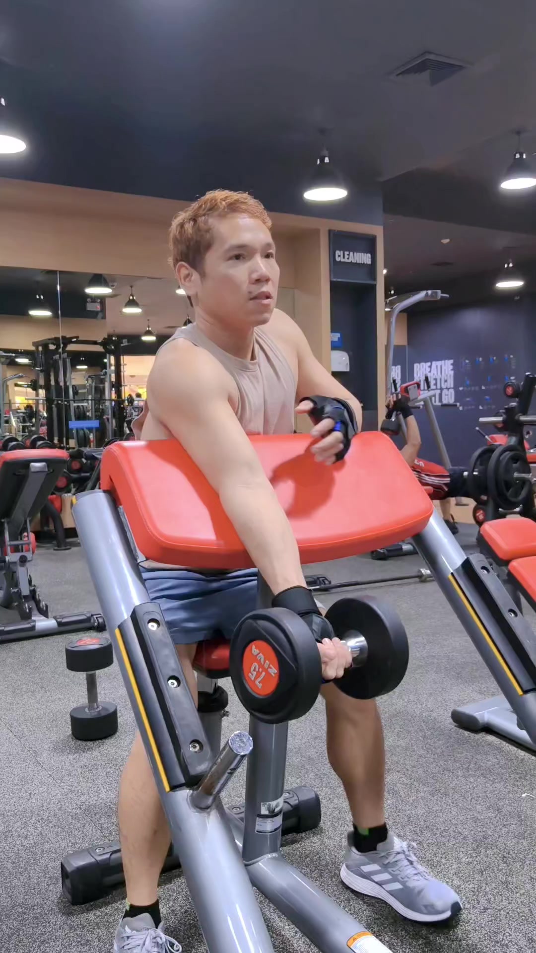 @อสูรน้อย ในตะเกียงแก้ว