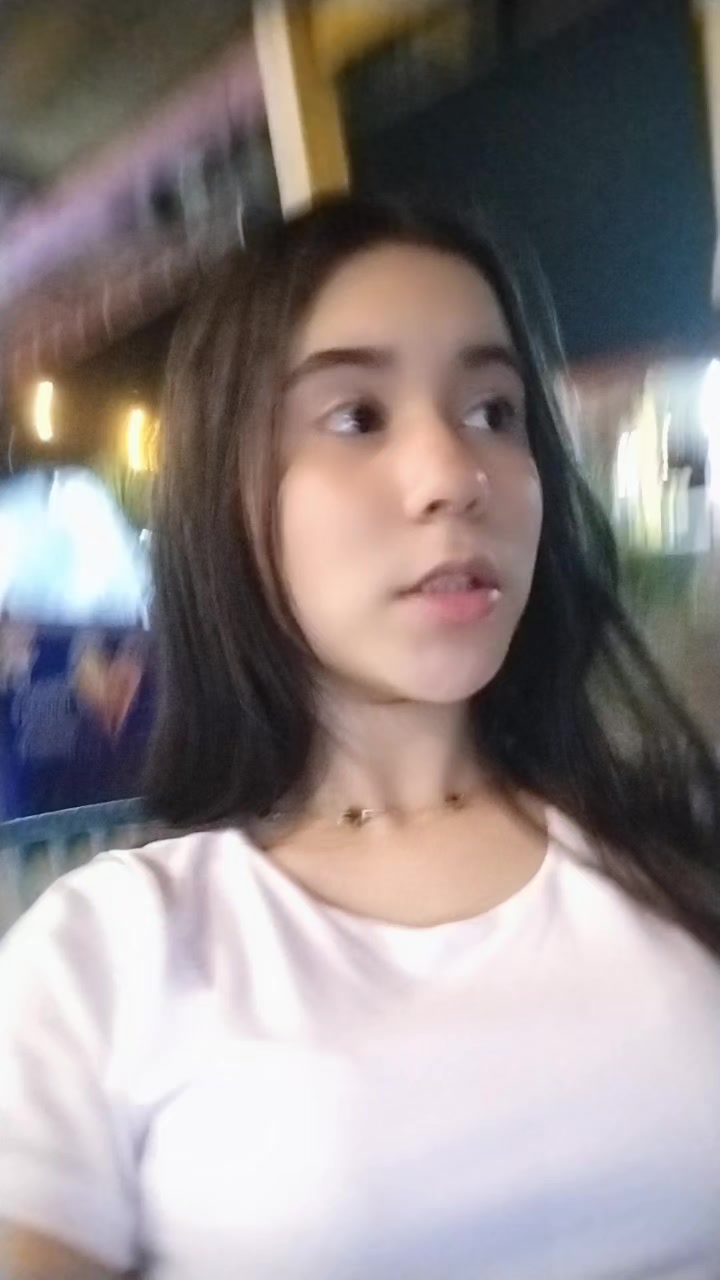 @bella valles