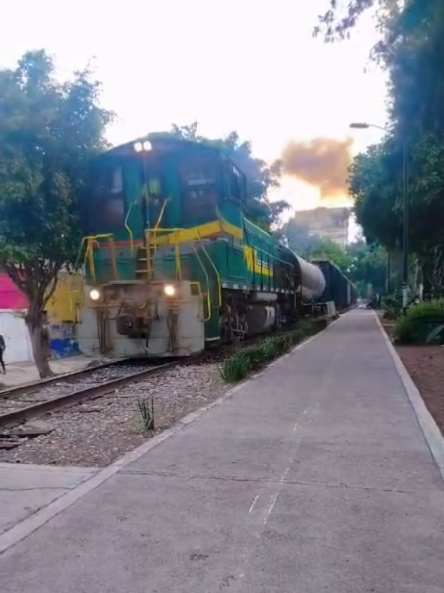 @Ferrocarriles Andy.