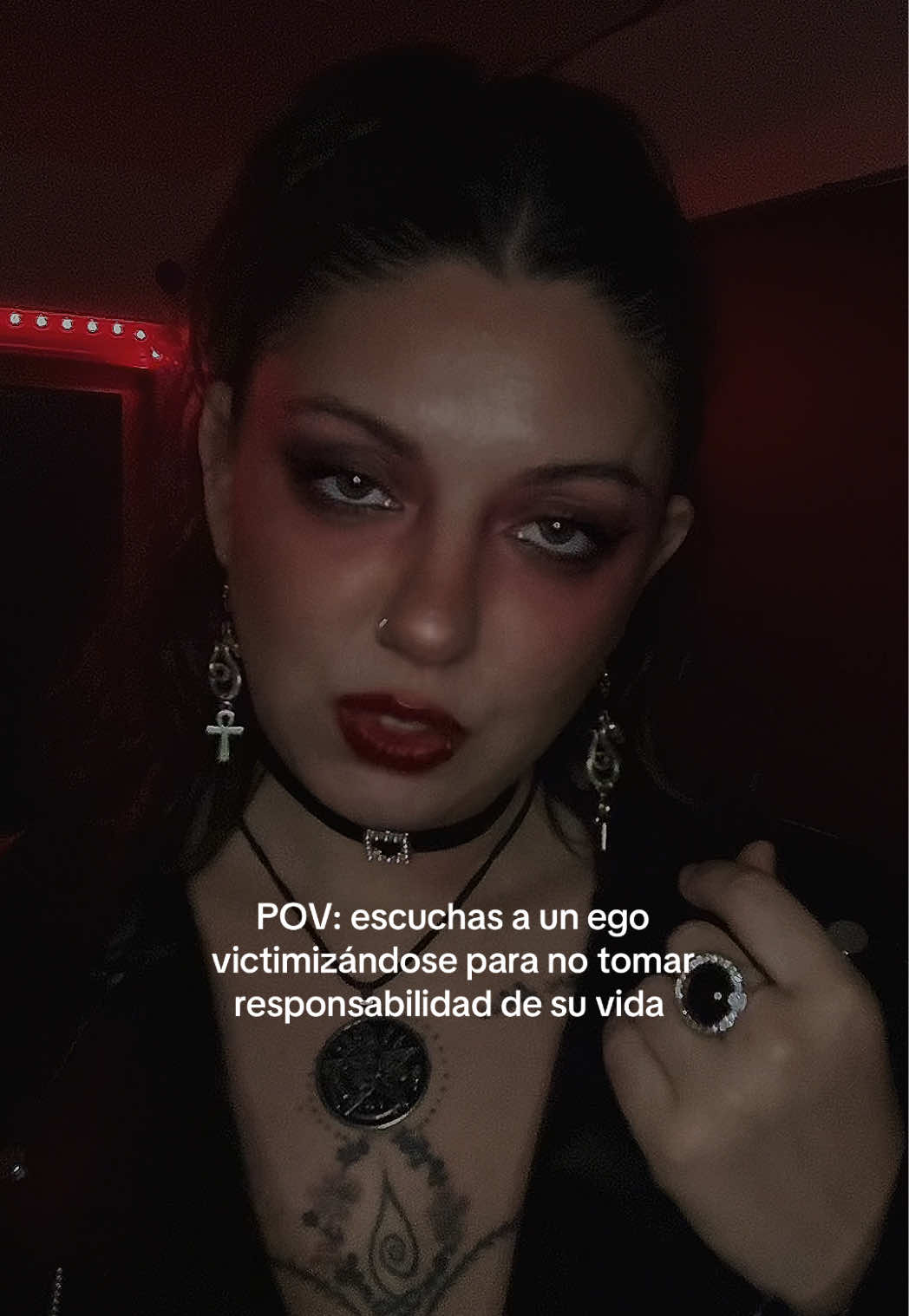 @Ѵιċтσяια•Яιвα