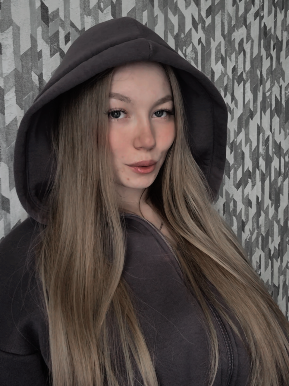 @Анютик😈