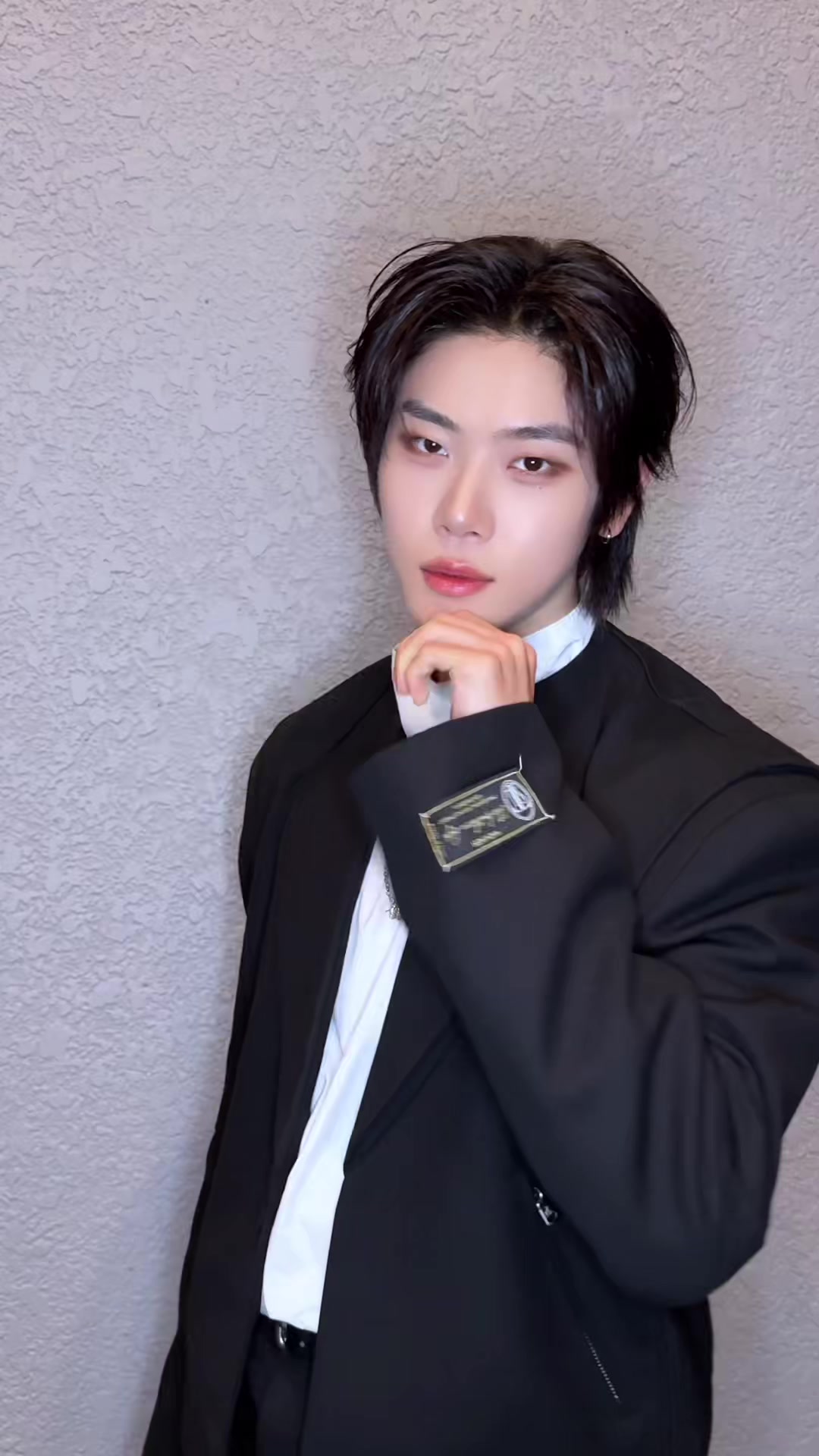 @CLOSE YOUR EYES