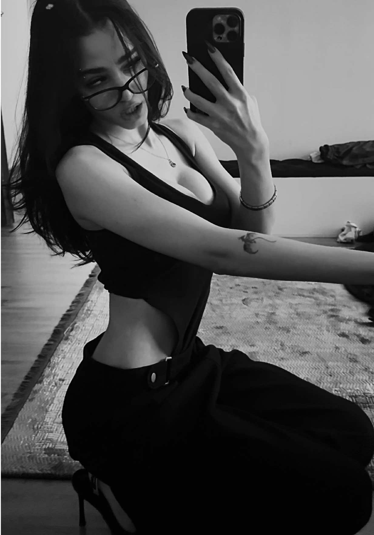 @-K
