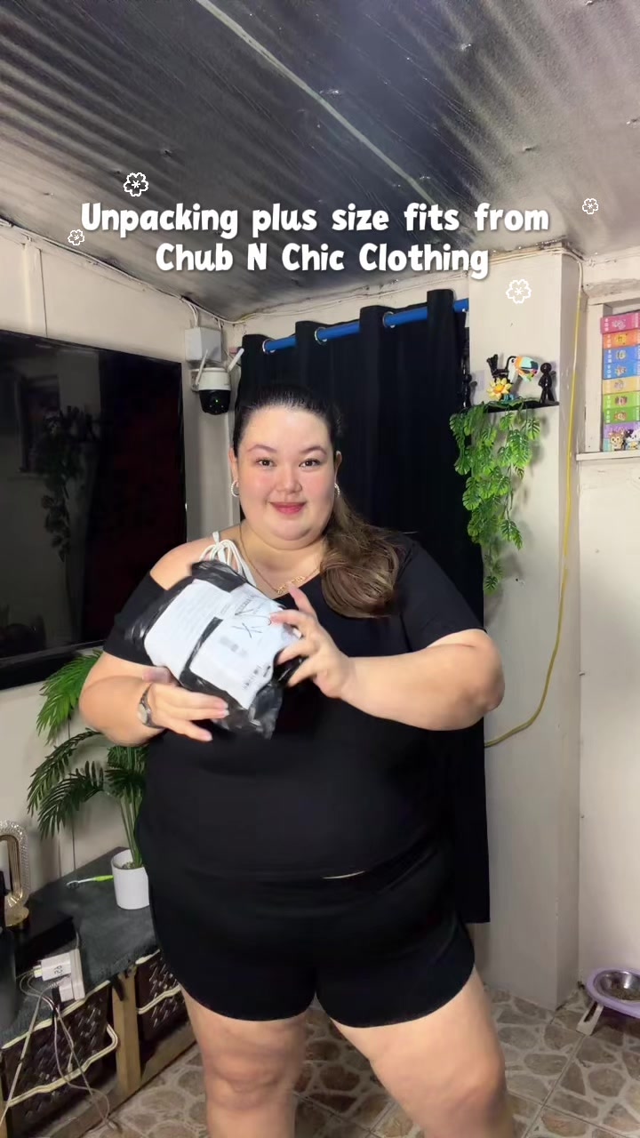 @Queenie Finds