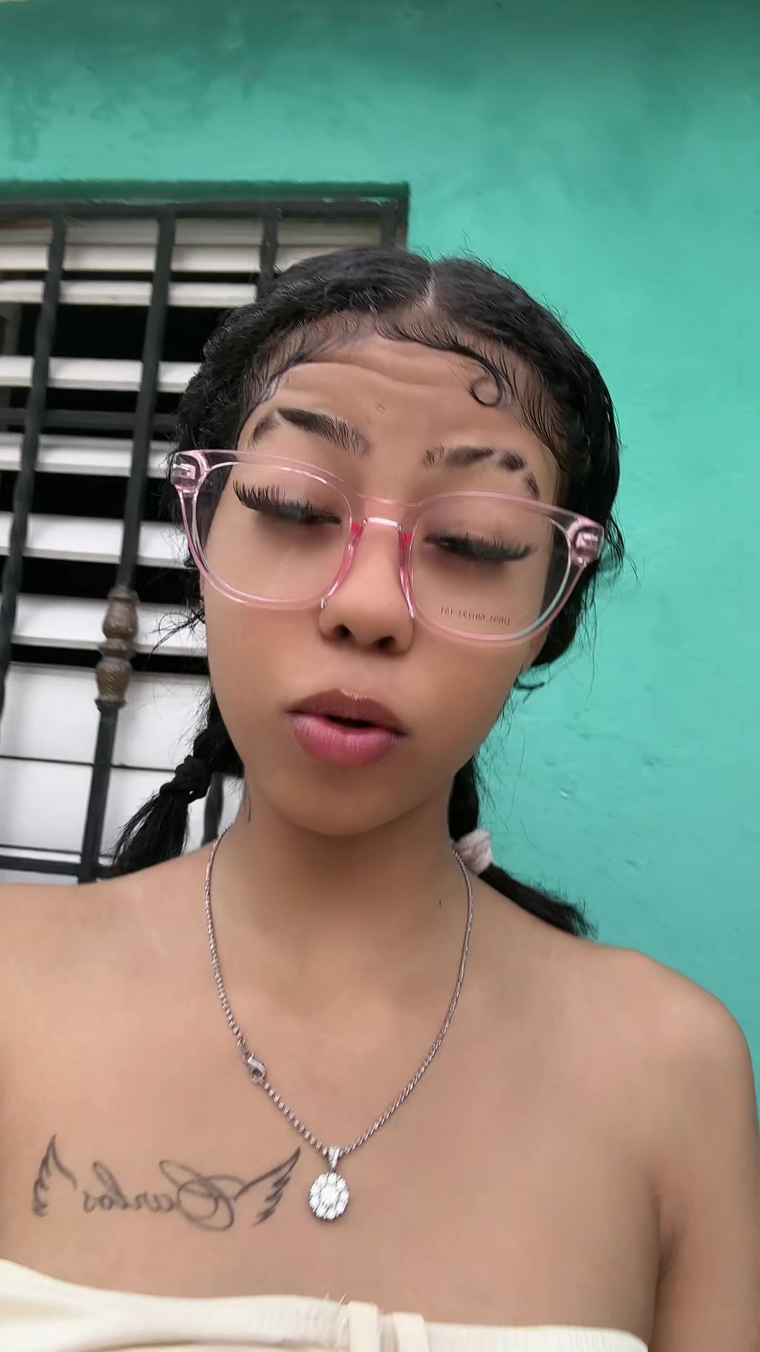@crymiamor_